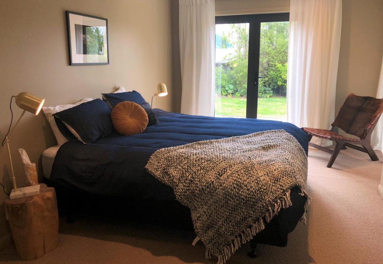 Kinloch Lakeview Lodge - Taupo Екстериор снимка