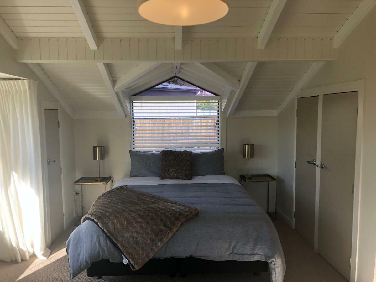 Kinloch Lakeview Lodge - Taupo Екстериор снимка
