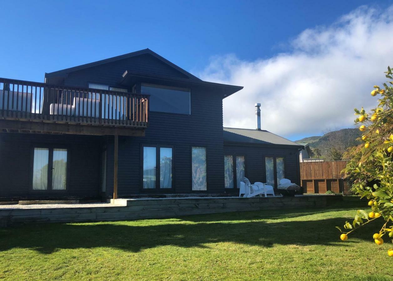 Kinloch Lakeview Lodge - Taupo Екстериор снимка