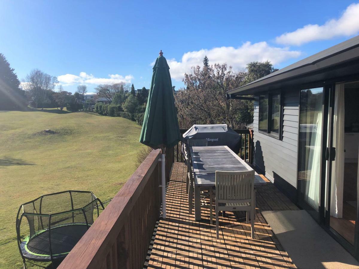 Kinloch Lakeview Lodge - Taupo Екстериор снимка