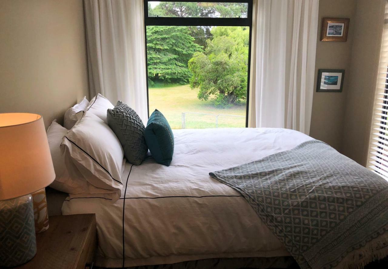 Kinloch Lakeview Lodge - Taupo Екстериор снимка
